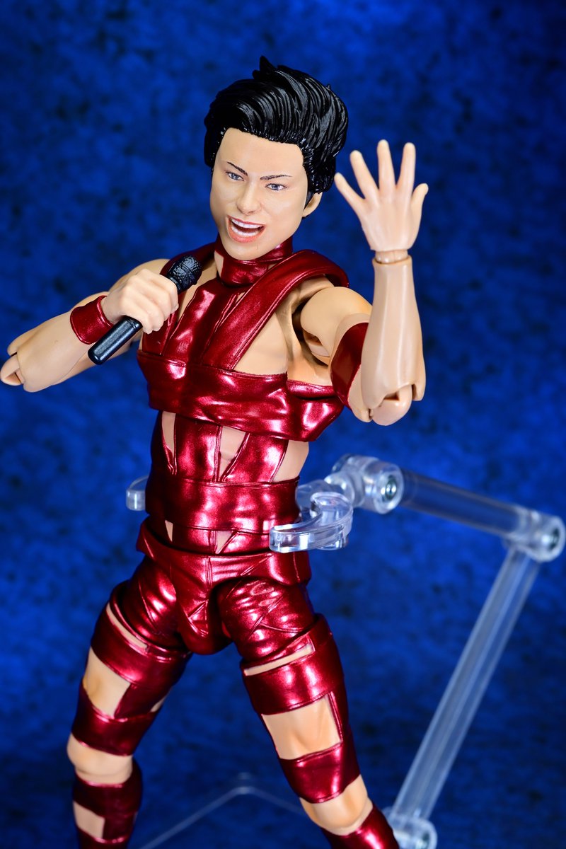 Model_Azumaudo's tweet image. S.H.Figuarts 西川貴教
サクサクと撮影。この手のフィギュア実は買うの初めて。思ったより動かしやすくて助かる。美プラの構造とよく似てるから経験が生きたか。手首のパーツが破損しそうで本当に怖い。
顔の造形と筋肉の造形がすごい。適当に構えるだけでなんか笑えるのずるい。