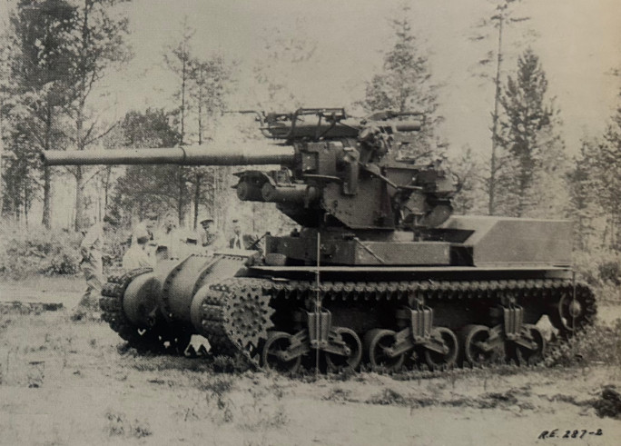 ある意味ガンタンクの元祖か💦