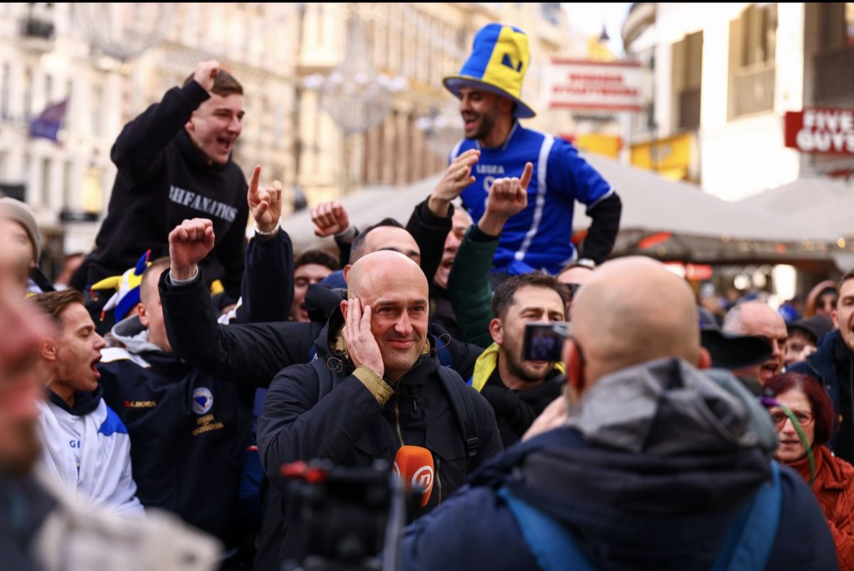 BosniaNTBall's tweet photo. It is absolute madness in the streets of Vienna right now, Volim te Bosno! #AUTBIH #FIFAWCQ2026 https://t.co/I48xNmpuig