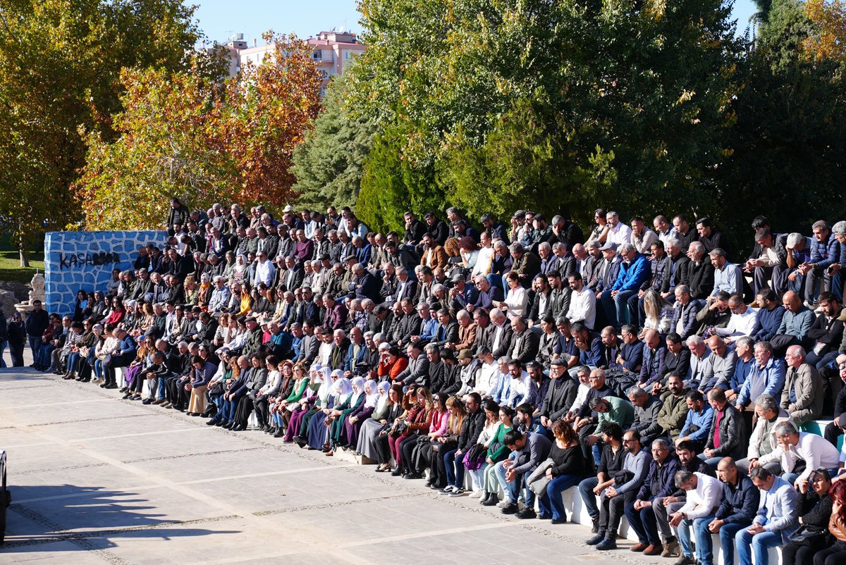 Înîsîyatîfa Civakî ya ji bo Zimanê Kurdî îro bi îmzeya 750 komale, sazî û dezgehan delerasyona zimên a ku daxwazên civakî û meteweyî dihewîne ragîhand raya giştî. Daxwaza sereke #statuyakurdîperwerdehiyabikurdî bû.