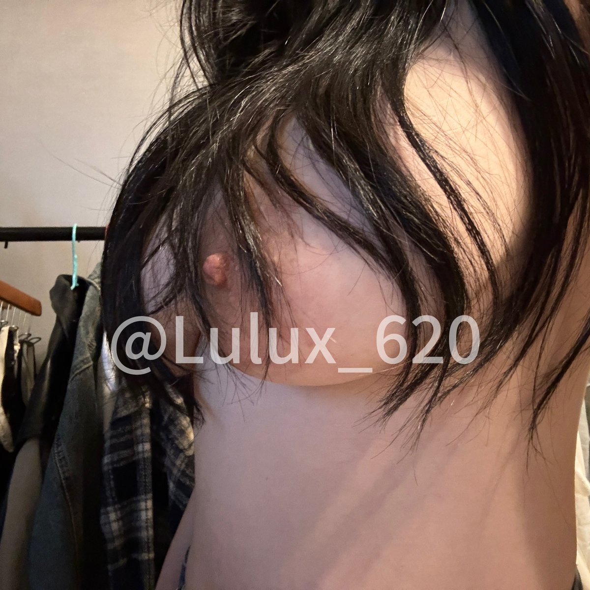 核弹炸女 tweet media