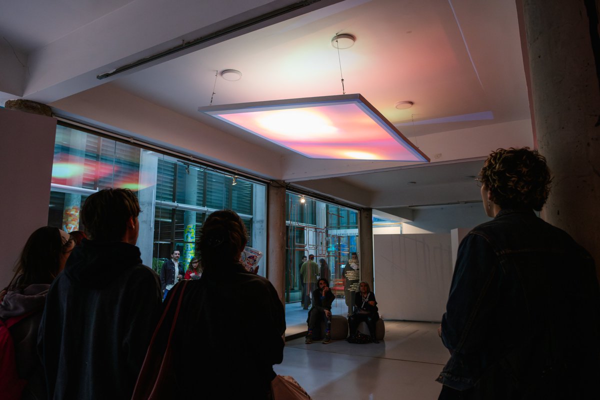 ¡Últimos días para visitar BEMOL de la artista Angie Saiz en Corporación Cultural de Recoleta! 🙂 Hasta este viernes 21 de noviembre. Horario de apertura: de 10 a 19 h. Dirección de la muestra: Inocencia 2711, Recoleta | Entrada liberada 🎟️ Fotografías: Daniela Canales.