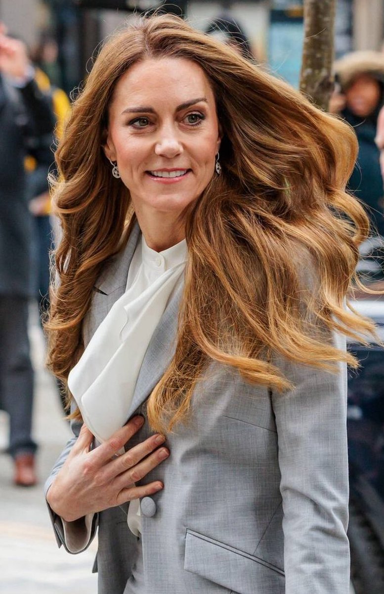 Princess of Wales and her long luscious locks ❤️
