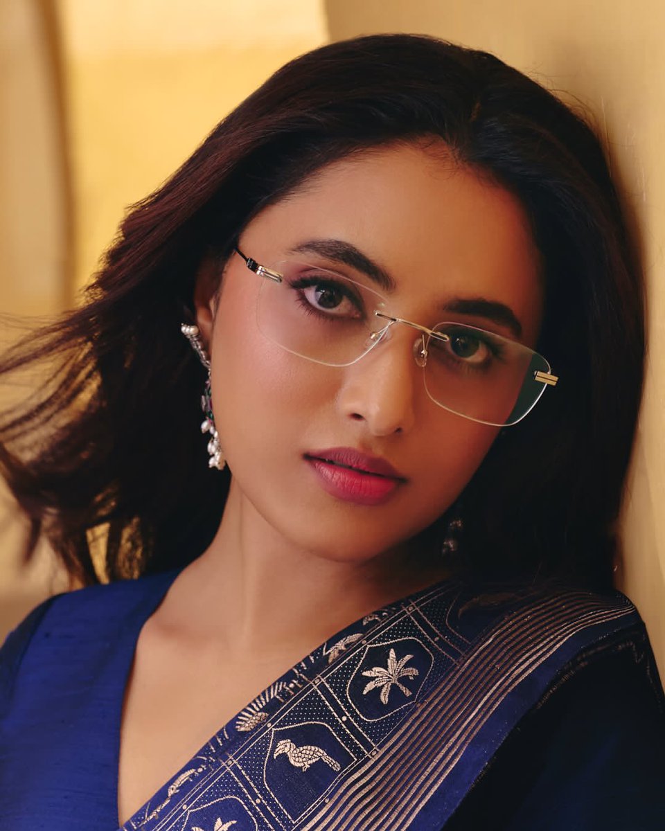 wvmediaa's tweet image. Priyanka Mohan for Lenskart 💙🤓

#Priyanka #PriyankaMohan
#Lenskart