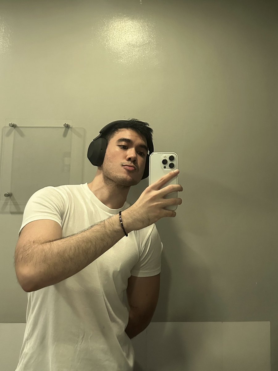 vastydavid's tweet image. touch me baby, tell me im your baby