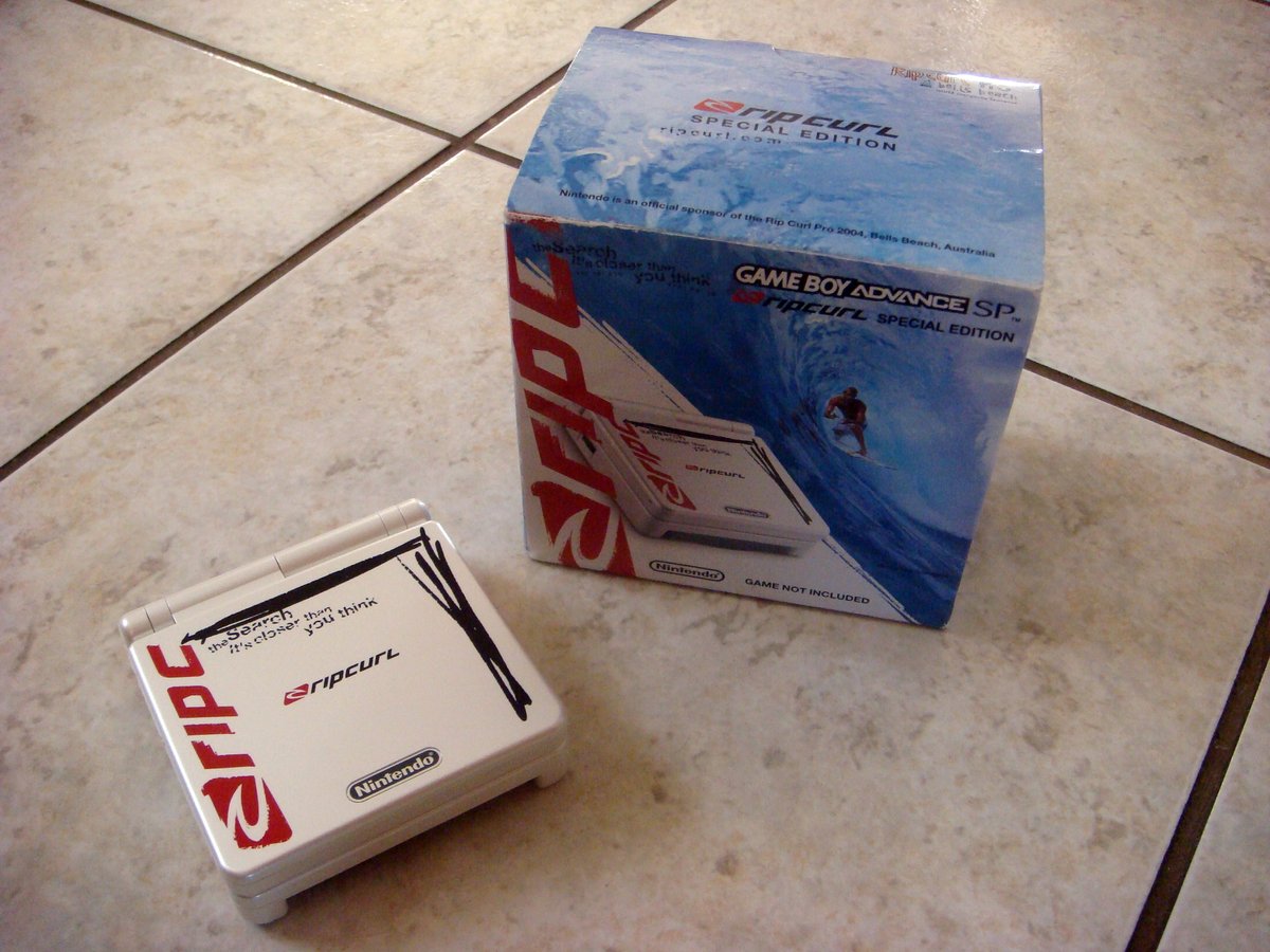 Yamafuda's tweet image. Game Boy Advance SP - RipCurl edition 🌊🏄
#GBASP #RIPCURL
