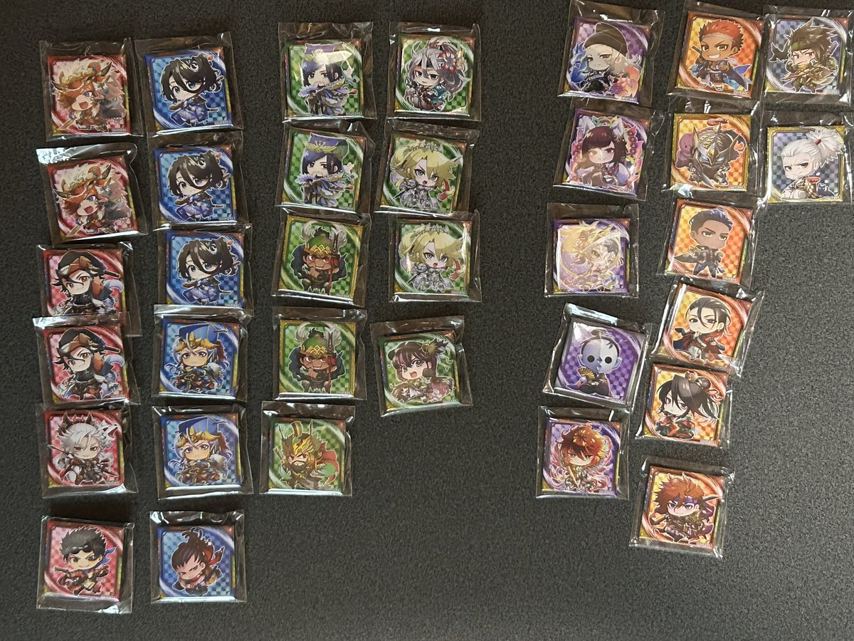 🐱英傑大戦 缶バッジトレード🐶 求：画像1 譲：画像2〜3 現地では13段