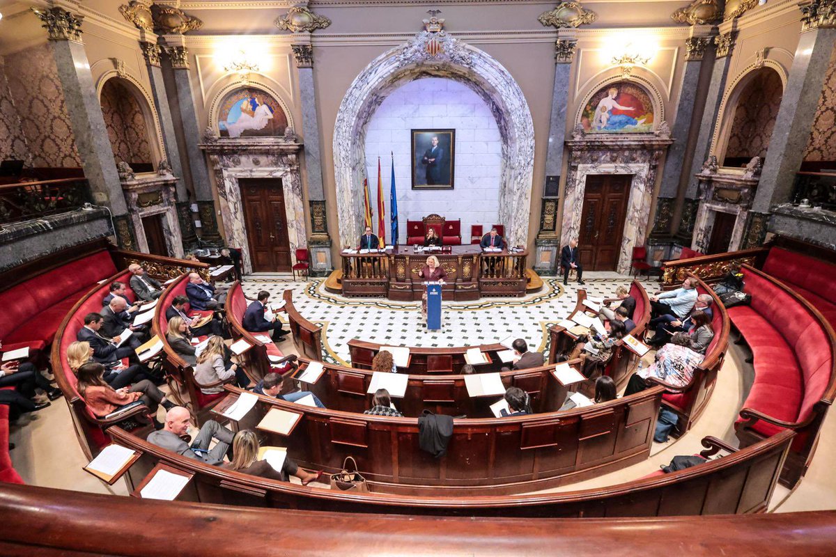 Por tercer año consecutivo aprobamos, con capacidad de gestión y eficacia, unos presupuestos que dan estabilidad, impulsan nuestros barrios y mantienen la rebaja de impuestos para nuestros vecinos.

Mientras tanto, Sánchez prorroga la agonía de un Gobierno a costa de todos los