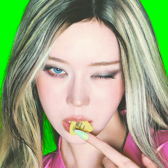 kchartsmaster's tweet image. “Blue - WINTER Solo” by aespa debuts with 306,062 streams on Spotify Counter.