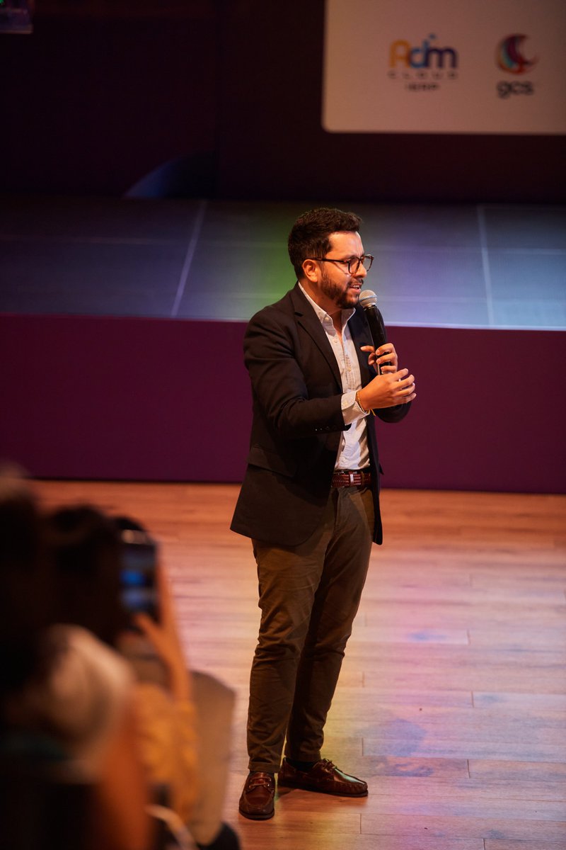 latamfintechhub's tweet image. Desde el Fintech Market Zona Norte en Santiago: Compartiendo la visión de Latam. 🤝

Estuvimos en República Dominicana para debatir sobre el futuro financiero de la región. Nuestro fundador, Edwin Zácipa 🚀, participó en una charla clave sobre el panorama Fintech en América…