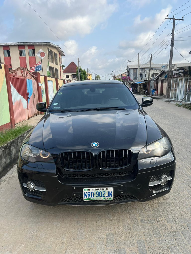 iisioma_'s tweet photo. Up for sale: A neatly used BMW X6 (2009 model)
• Diesel engine
• Automatic transmission
• Chilling AC
• Gearbox in pristine condition
• Very well maintained
• Bought directly from BMW USA
• Mileage: 72k

Asking price: ₦15m
(Slight negotiation available for ready buyers.)
DM to schedule inspection.

Kindly retweet to help it reach the right buyer 🙏🥹