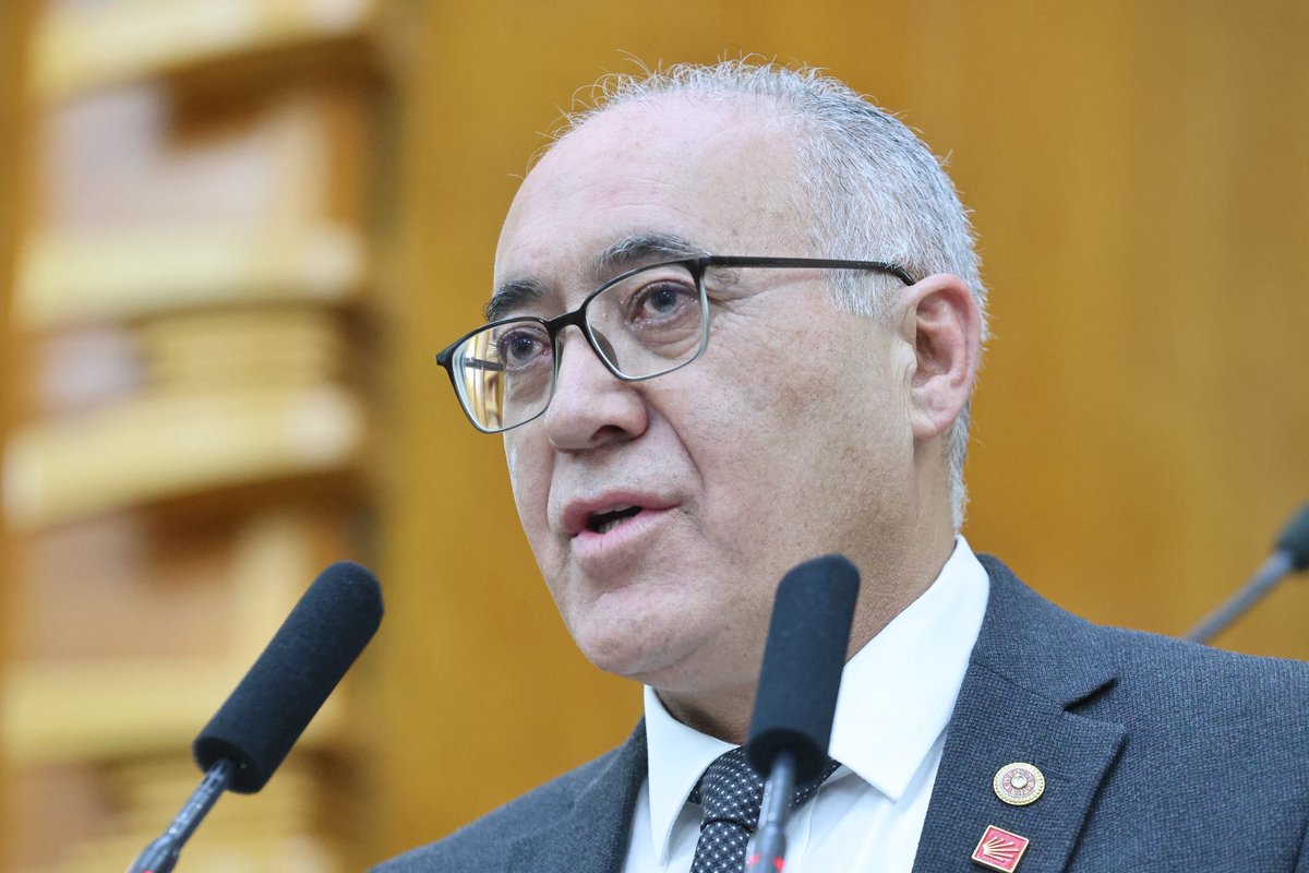 📍BABA OCAĞINDAYIM…

Beni tekrardan baba ocağımıza, gönül bağımın hiç kopmadığı partime davet eden, yeniden yuvama dönmemi sağlayan Cumhuriyet Halk Partisi’nin değerli Genel Başkanı Sayın Özgür Özel ‘e, Grup Başkanvekillerimize ve tüm partili dostlarımıza çok teşekkür ediyorum.