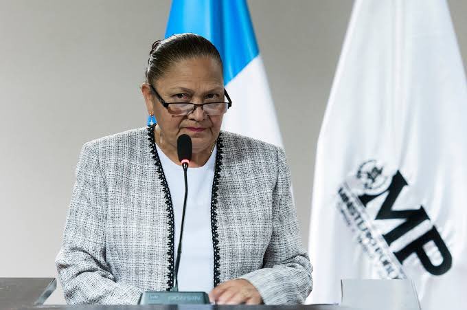 LosAnonymousGT's tweet image. Saludos Mundo!

Según la niacomisima del @MPguatemala con todos los corruptos, quiere seguir a un tercer mandato, pero ya no se podrá, por mucha trampa que hagan, el recuento de los daños es este..