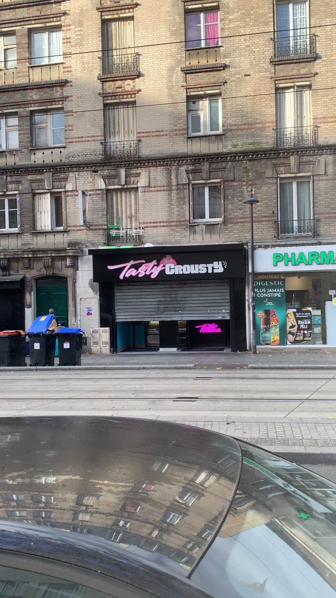 Ali93p1's tweet image. Tasty Crousty sur la rue du 129 a saint denis azi la rivalité qui va se mettre en place la