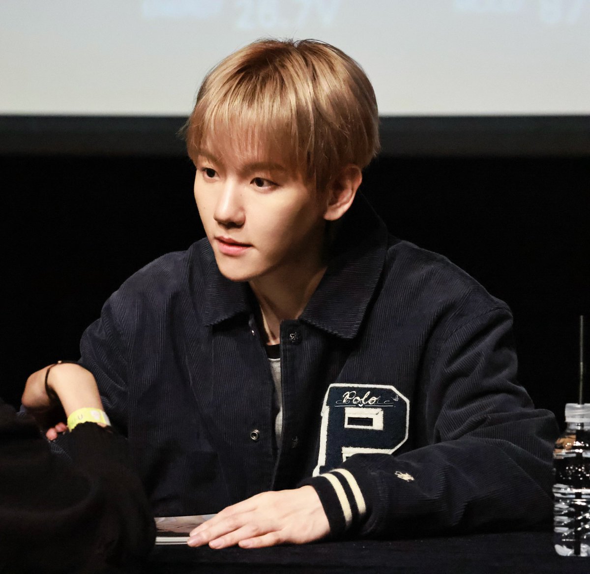 251118 WM 사인회
너무 귀여워❤️
<a href="/B_hundred_Hyun/">Baekhyun_EXO</a> <a href="/BAEKHYUN_INB100/">BAEKHYUN_official</a> 
#BAEKHYUN #백현 #伯贤