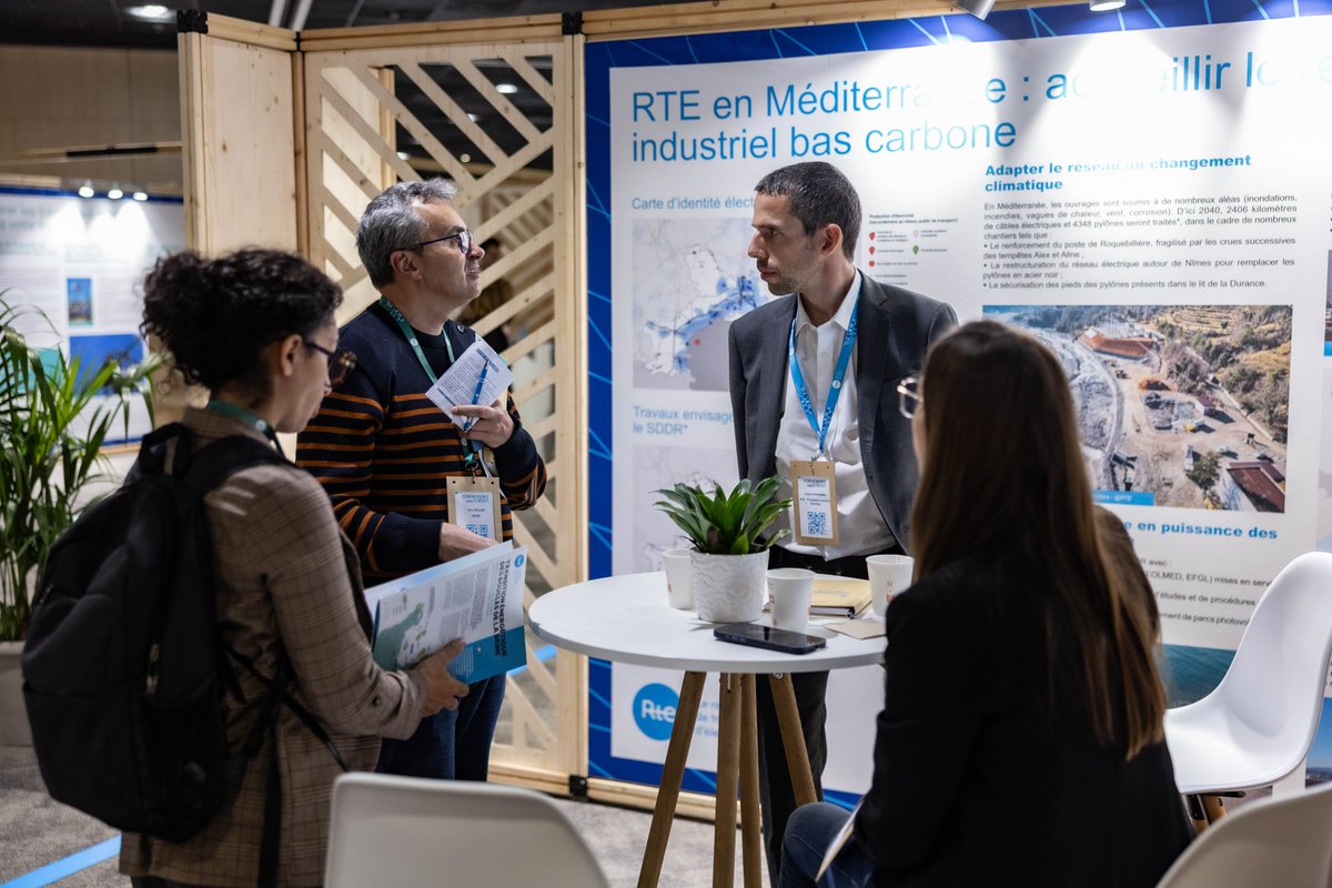 RTE_med's tweet photo. Retour sur le Salon Clients RTE 2025 !

Hier, nous avons eu le plaisir de participer au Salon Connexion Client : une journée particulièrement riche en échanges, en idées et en perspectives, réunissant près de 640 participants.

Ce Salon Clients a permis de :
Partager la vision de RTE pour le réseau électrique à l’horizon 2040, ainsi que les enjeux du SDDR,
Illustrer de manière concrète la transition énergétique sur nos territoires grâce aux stands régionaux et thématiques
Renforcer le dialogue direct avec nos clients autour de leurs projets et de leurs besoins, notamment grâce à la mobilisation de notre service commercial.

Un immense merci à l’ensemble des participants, partenaires et collaborateurs engagés pour faire de cette édition un véritable succès !