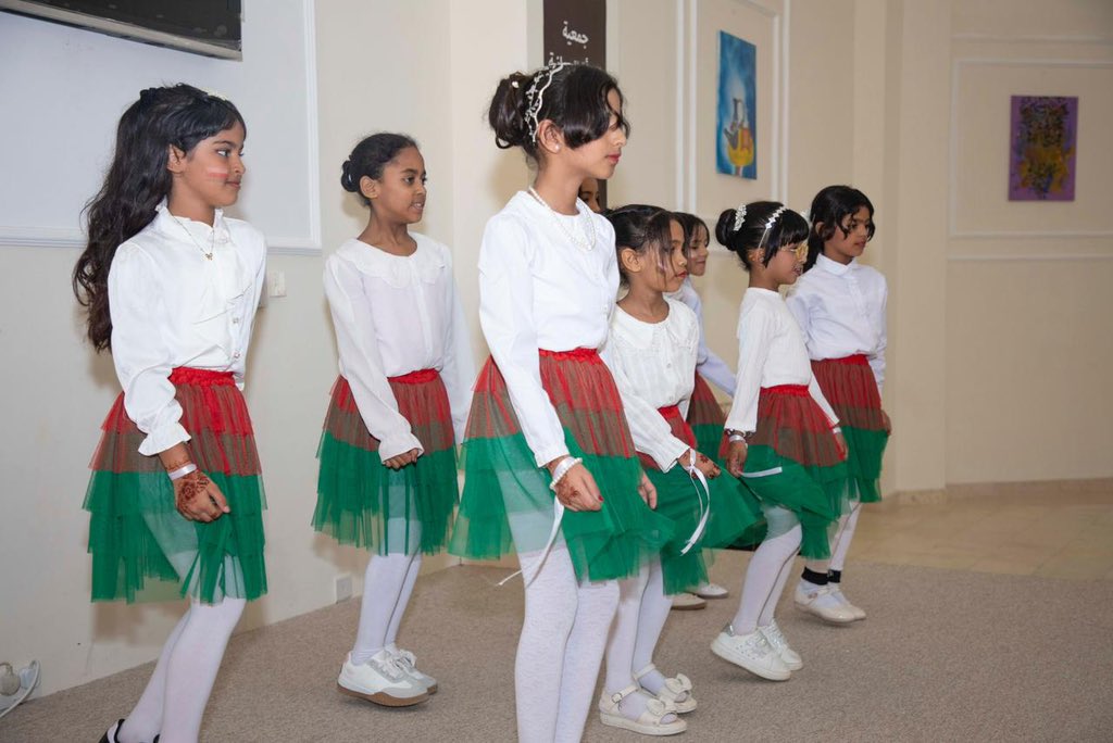 أُقيم اليوم حفل تخريج الدفعة الثالثة من البرنامج التدريبي للمساعدين الصحيين بـ #مستشفى_جعلان_بني_بوعلي.
وذلك بـ قاعة #جمعية_المرأة_العمانية بجعلان بني بو علي.
تحت رعاية الفاضل/ سلطان بن سيف السعدي، مدير عام <a href="/sharqiyahealth/">صحية جنوب الشرقية</a> .