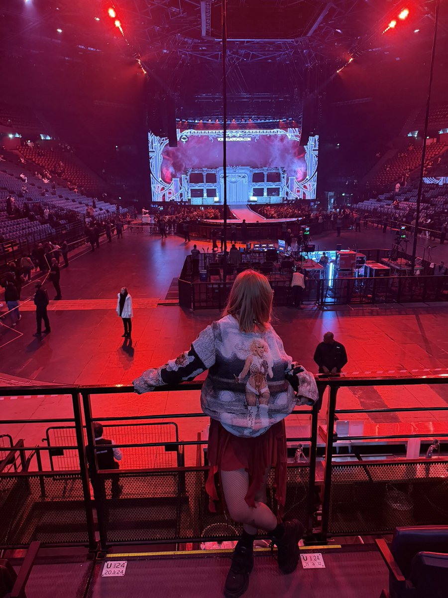 AgatheSkywalker's tweet photo. So happy I could die 🖤 #MAYHEMBALL #MayhemBallParis @ladygaga ⛓️ https://t.co/3sOd3bfh9b