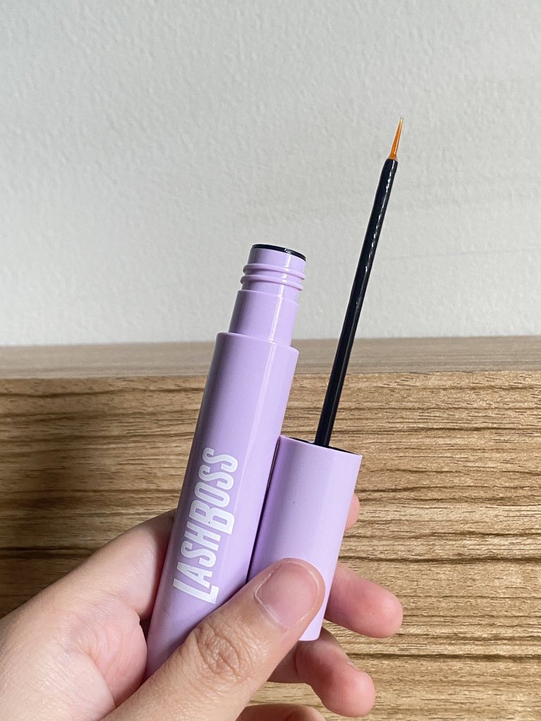 blissfulfancy's tweet image. 1️⃣Lashboss Eyelash &amp;amp; Eyebrow Serum for Eyelash Extension (Gel Based) 

🛍️ s.shopee.co.id/2B79pBDshS

ini best try 2025 buat aku yang suka pake cluster lashes. ini gel based jadi ga perih di mata, applikator nya mempermudah bgt⤵️

buat kalian yang suka pake cluster lashes &amp;amp; eyelash…