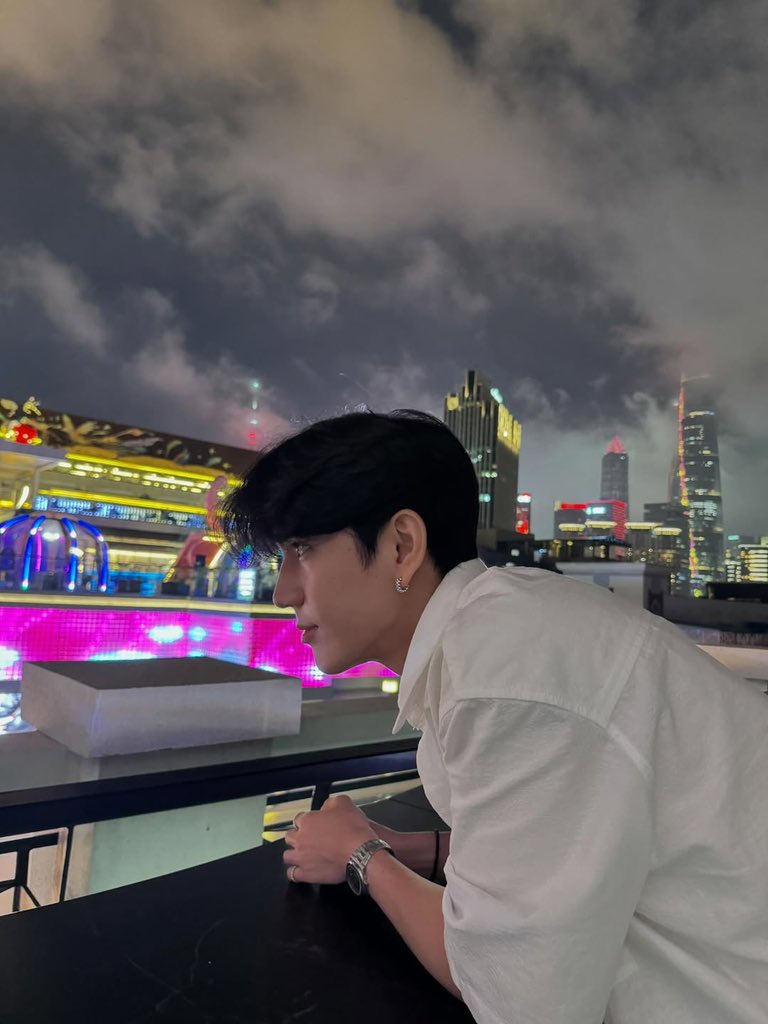 whysocerealls's tweet photo. ⠀boyfriend material                   material https://t.co/dYjNHZyQca