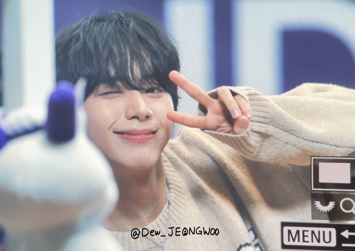 Dew_JEONGWOO's tweet image. 251118 아돌라 #서정우

오늘 진짜 폭닥강아지....

#AHOF #아홉 #JEONGWOO