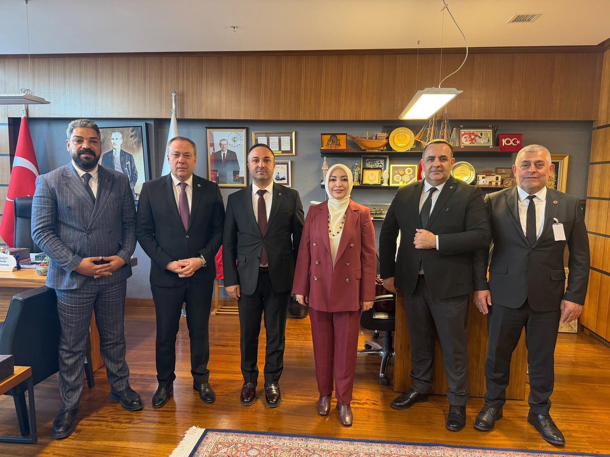 AK Parti Erenler İlçe Başkanımız Ömer Barik, İlçe Yönetim Kurulu Üyelerimiz ve Meclis Üyelerimizi, Milletvekilimiz Murat Kaya ile birlikte Gazi Meclis’imizde misafir ettik.

Sakarya’mızın tüm ilçelerinde teşkilatlarımız ile birlikte hizmet ve eser siyaseti anlayışıyla çalışmaya