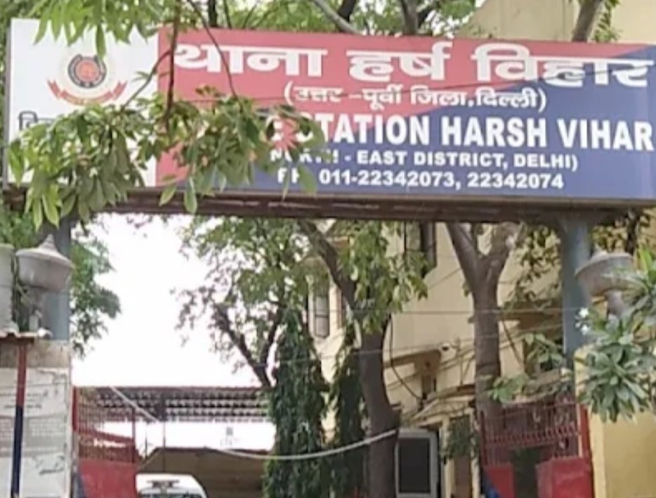 sanjeev544644's tweet image. ब्रेकिंग — उत्तर पूर्व दिल्ली 🚨
सूत्रों के अनुसार, थाना हर्ष विहार में तैनात ASI बुधपाल को CBI की एंटी करप्शन टीम ने कथित रूप से रिश्वत लेते हुए रंगे हाथों किया गिरफ्तार।
कानून के रखवालों पर कार्रवाई से विभाग में मचा हड़कंप।

#DelhiPolice 
#CBI 
#Corruption 
#HarshVihar