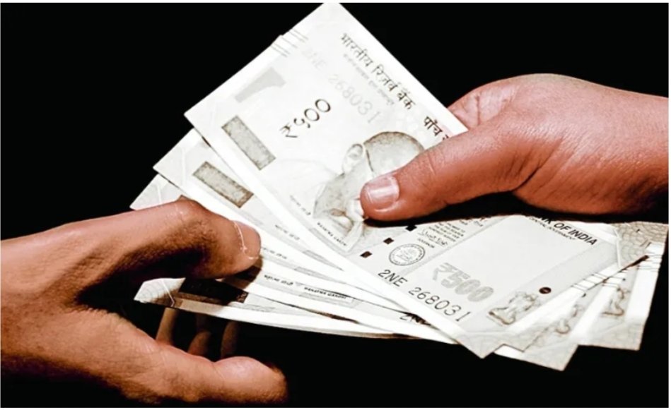 sanjeev544644's tweet image. ब्रेकिंग — उत्तर पूर्व दिल्ली 🚨
सूत्रों के अनुसार, थाना हर्ष विहार में तैनात ASI बुधपाल को CBI की एंटी करप्शन टीम ने कथित रूप से रिश्वत लेते हुए रंगे हाथों किया गिरफ्तार।
कानून के रखवालों पर कार्रवाई से विभाग में मचा हड़कंप।

#DelhiPolice 
#CBI 
#Corruption 
#HarshVihar