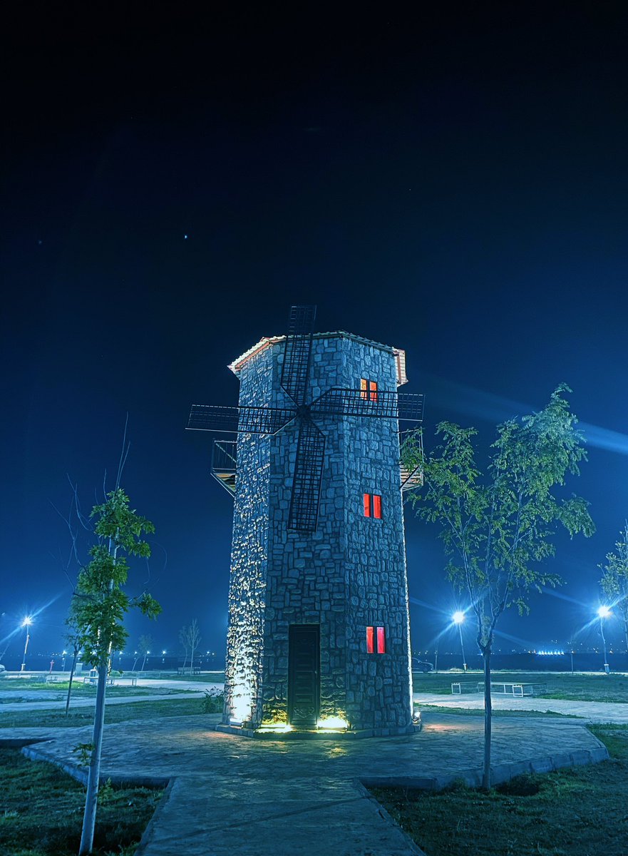 📌Gece mavisinin Van’da bıraktığı sakinlik…

#çöktü