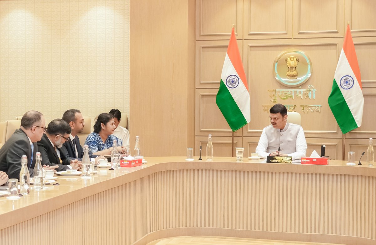 युनिडो सोबत हेतुपत्र : लघु आणि मध्यम उद्योग क्षेत्र राज्याच्या प्रगतीचे आधारस्तंभ 

मुख्यमंत्री देवेंद्र फडणवीस यांच्या प्रमुख उपस्थितीत आज मुंबई येथे उद्योग, ऊर्जा, कामगार आणि खनिकर्म विभाग, महाराष्ट्र शासन आणि युनायटेड नेशन्स इंडस्ट्रियल डेव्हलपमेंट ऑर्गनायझेशन (UNIDO) यांच्यात