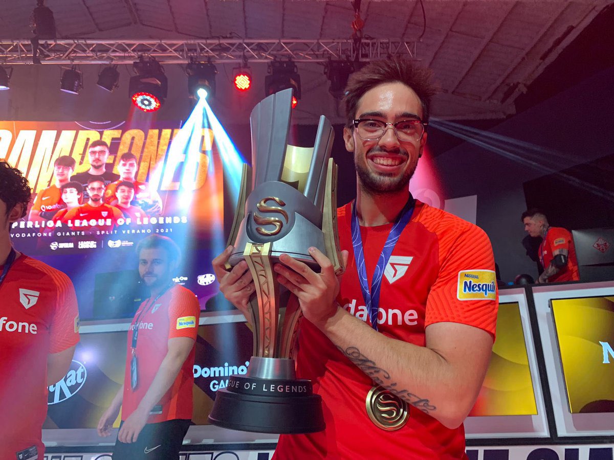 Miniduke tweet media