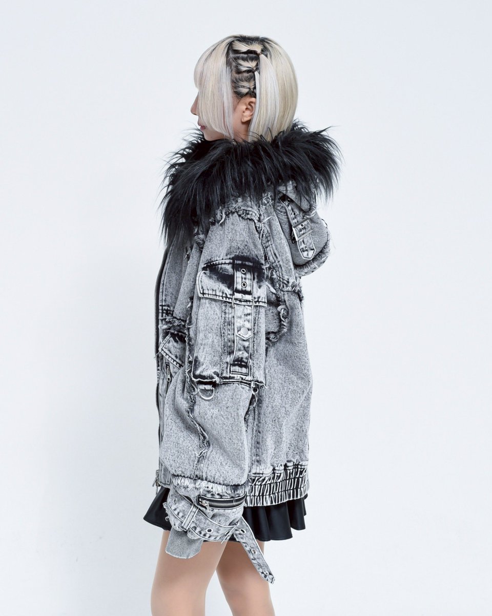 _REFLEM's tweet image. 👁‍🗨REFLEM(レフレム)
NEW ARRIVAL

デニムフリンジN2Bジャケット
¥30,580

11月19日（水）発売。
※札幌、福岡は配送遅延の為遅れる場合が御座います。

#reflem