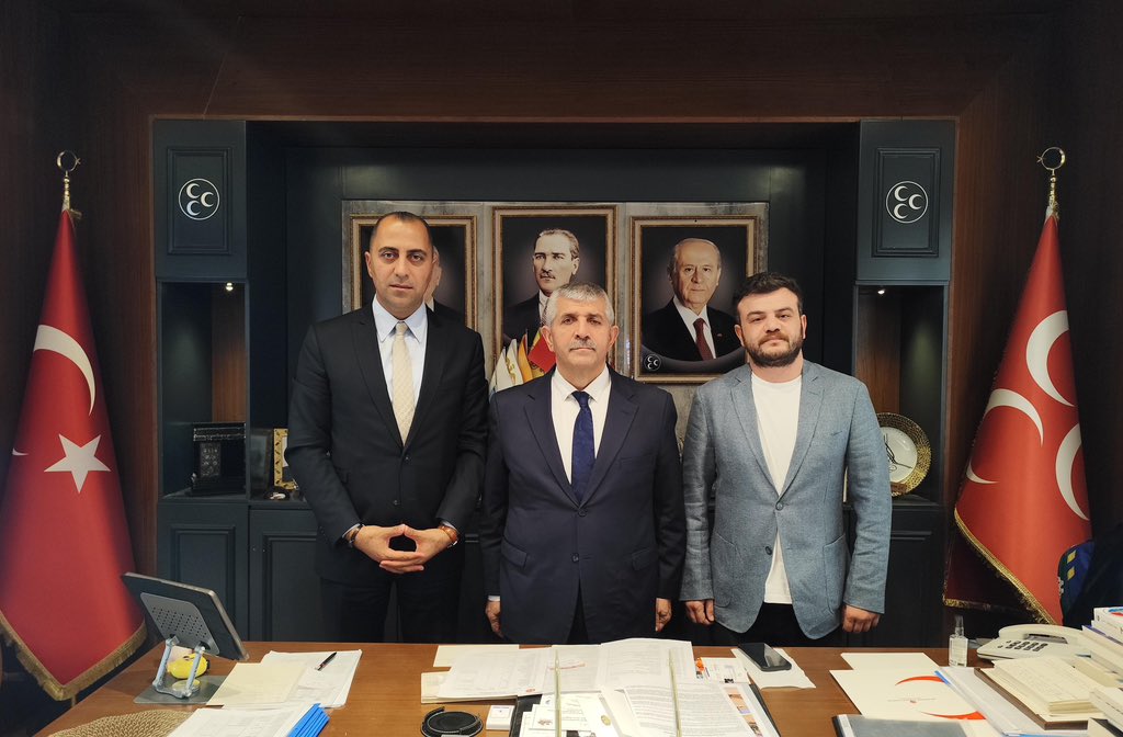 Uzundere Kentsel Dönüşüm Platformu Başkanı Eray Uslu ve beraberindeki heyet İl Başkanlığımızı ziyaret ettiler.

Nazik ziyaretleri için kendilerine teşekkür ediyoruz.