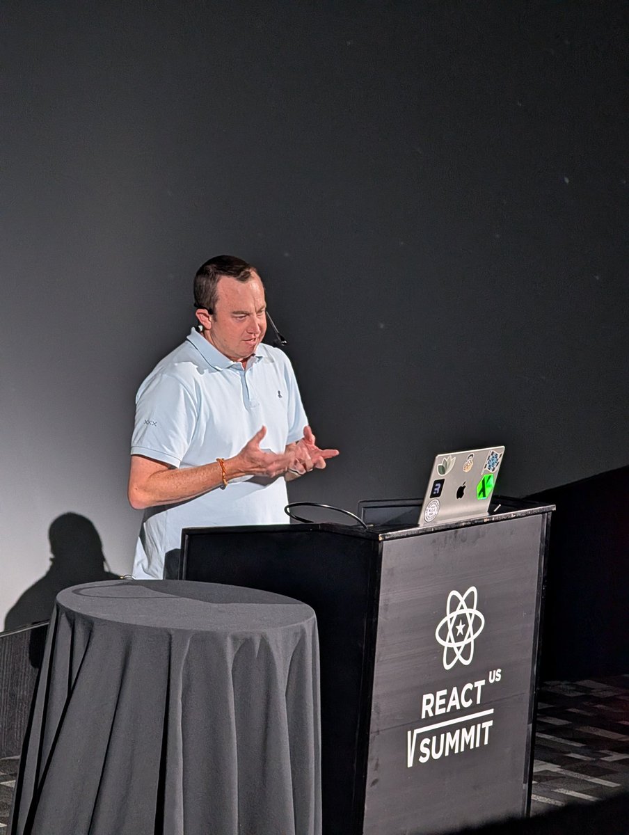 jen_ayy_'s tweet image. Opening @ReactSummit US, we have @erikras presenting about React Beyond the DOM 👏  #reactsummitus