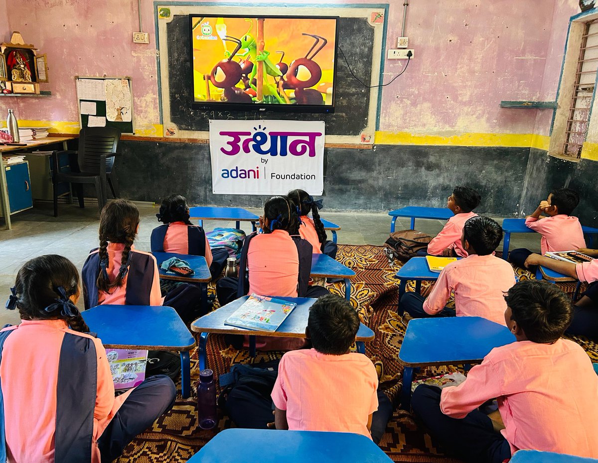 UtthanAdani's tweet photo. As a teacher, you should show every child the right path with equality and increase their knowledge. This is the first rule of a teacher.#adani #utthan https://t.co/h1o28A3hZs