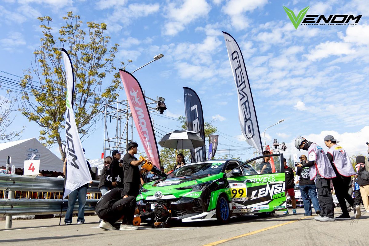 BarcodetinOFC's tweet image. Barcode Tinnasit FB Update (1)

Cr.Venom Racing Wheel 

BARCODE CHIANGMAI RACE

@BarcodeTin 🌻
#BarcodeTin99 
#barcodetin #GMMTV
#LensoMTRxBarcode 
#LENSOMOTORSPORT 
#VENOMRACINGWHEEL
#ToyotaGazooRacingThailand