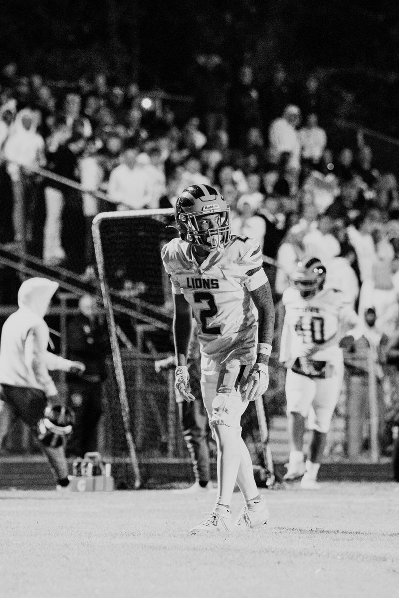 JDThompson_'s tweet photo. Live at 6:30 @ Under Armour Stadium on Friday !!  Vs Dunbar, Why not us? 

@QACHS_Football @Coach__Mooney @jbmandes @AikinBrian https://t.co/CqwTMWSfpT
