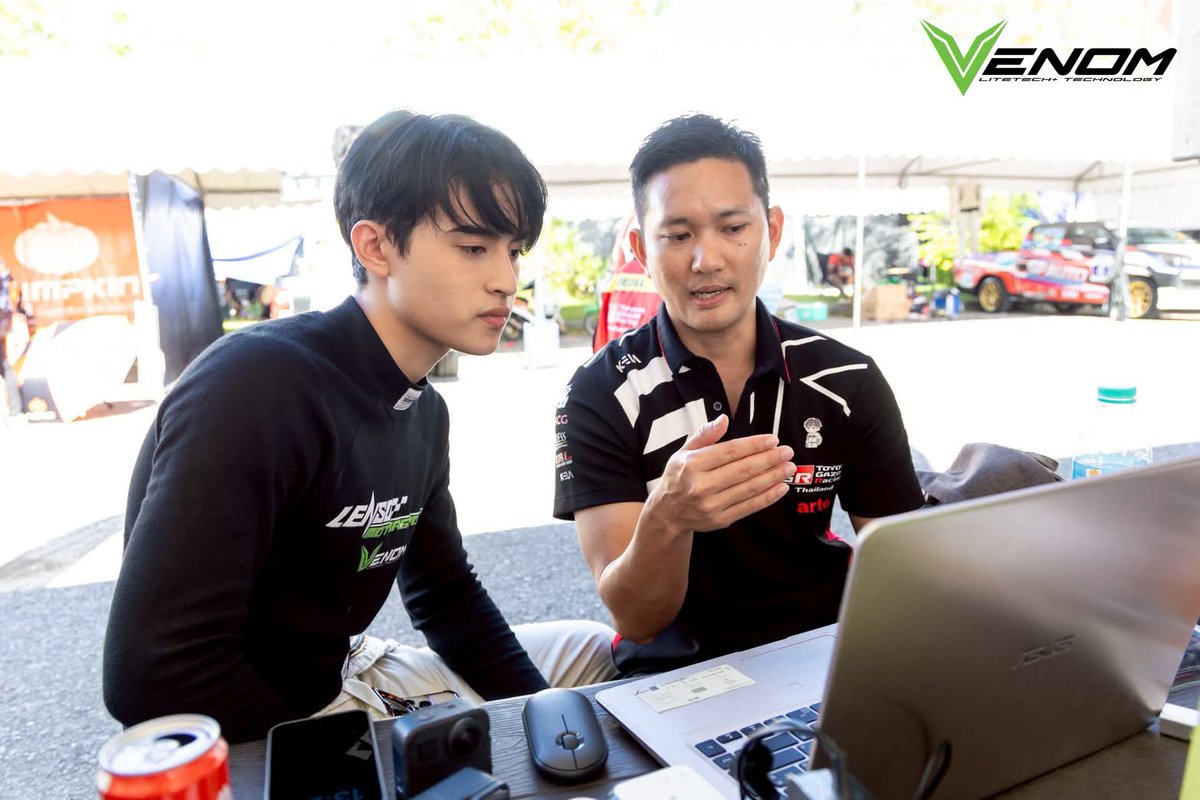 BarcodetinOFC's tweet image. Barcode Tinnasit FB Update (4)

Cr.Venom Racing Wheel

BARCODE CHIANGMAI RACE

@BarcodeTin 🌻
#BarcodeTin99 
#barcodetin #GMMTV
#LensoMTRxBarcode 
#LENSOMOTORSPORT 
#VENOMRACINGWHEEL
#ToyotaGazooRacingThailand