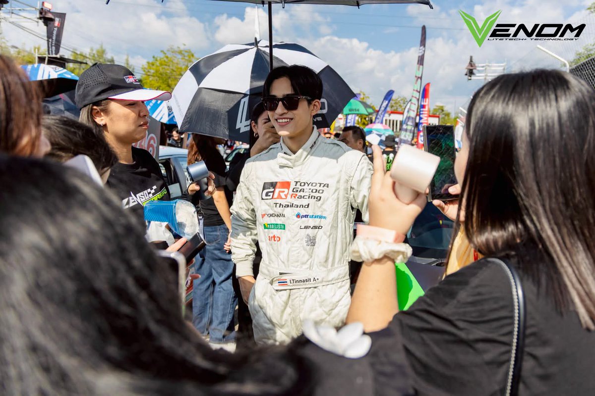 BarcodetinOFC's tweet image. Barcode Tinnasit FB Update (4)

Cr.Venom Racing Wheel

BARCODE CHIANGMAI RACE

@BarcodeTin 🌻
#BarcodeTin99 
#barcodetin #GMMTV
#LensoMTRxBarcode 
#LENSOMOTORSPORT 
#VENOMRACINGWHEEL
#ToyotaGazooRacingThailand