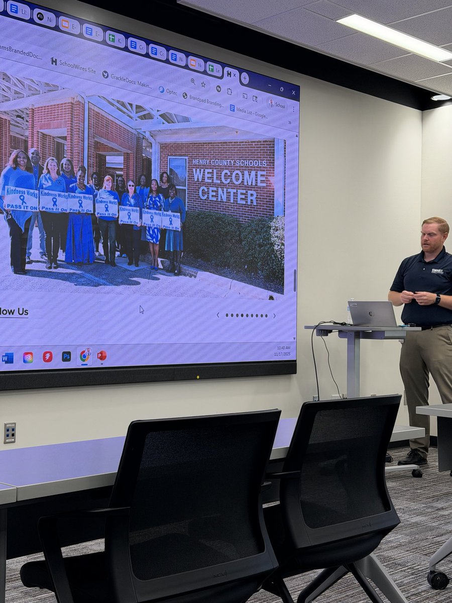 Toni Collie tweet media