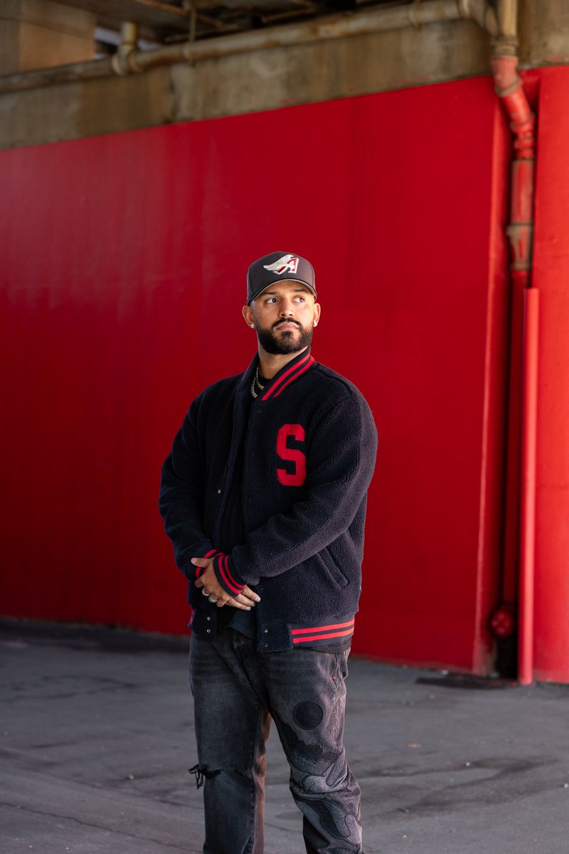 visualeyezsteph's tweet image. Can’t beat a black/red combo 🙂‍↔️ Super proud of this “Annabelle” Angels I designed!