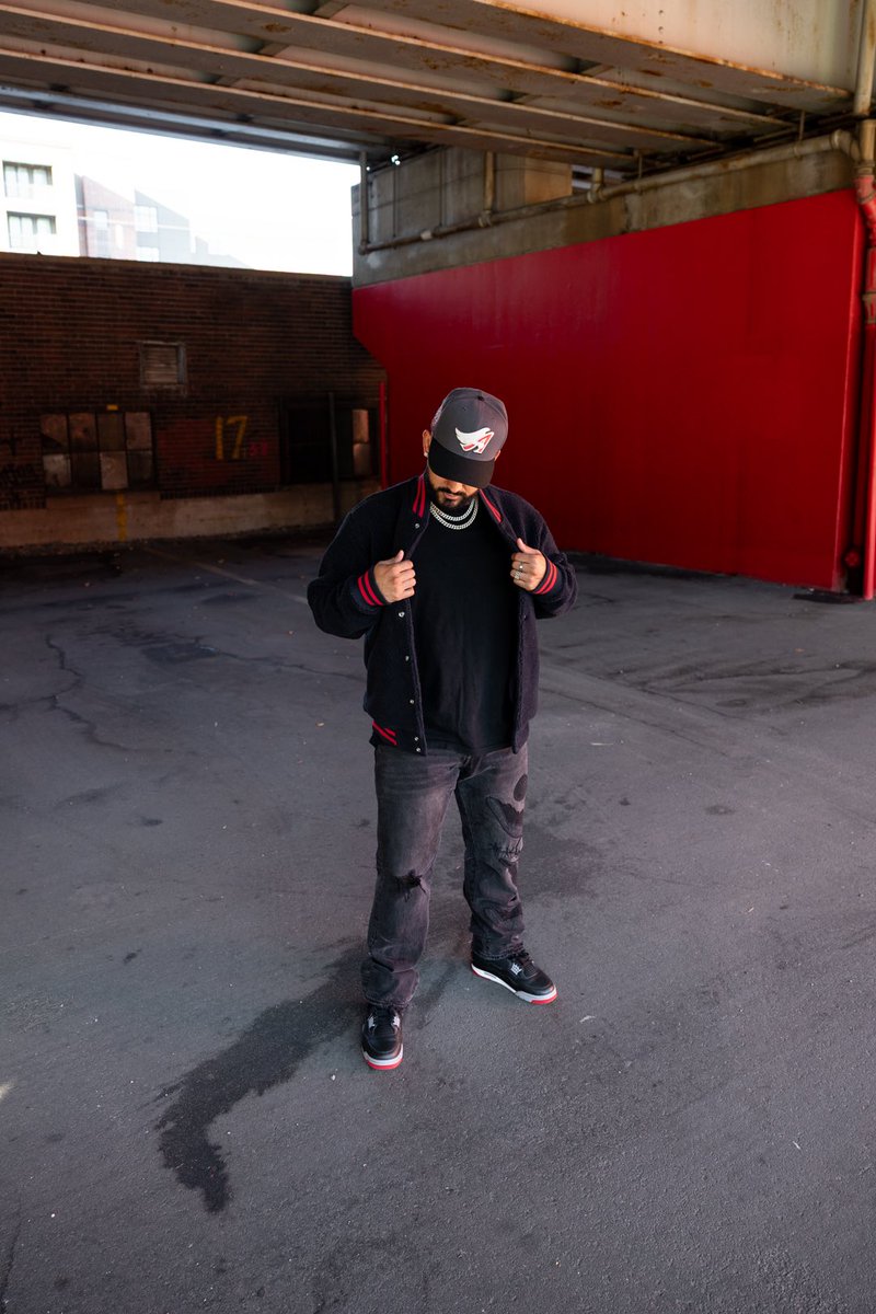 visualeyezsteph's tweet image. Can’t beat a black/red combo 🙂‍↔️ Super proud of this “Annabelle” Angels I designed!