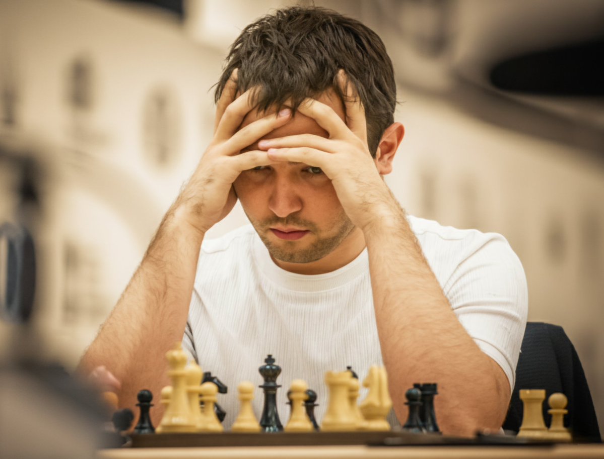chessbasenepal's tweet image. 🇺🇿 Nodirbek Yakubboev is through to the Semifinals after holding a steady draw against 🇩🇪 Alexander Donchenko, sealing the match 1.5–0.5. He becomes the first player to book a spot in the final four. #FIDEWorldCup2025 #ChessBaseNepal

📷️: Michal Walusza /@FIDE_chess