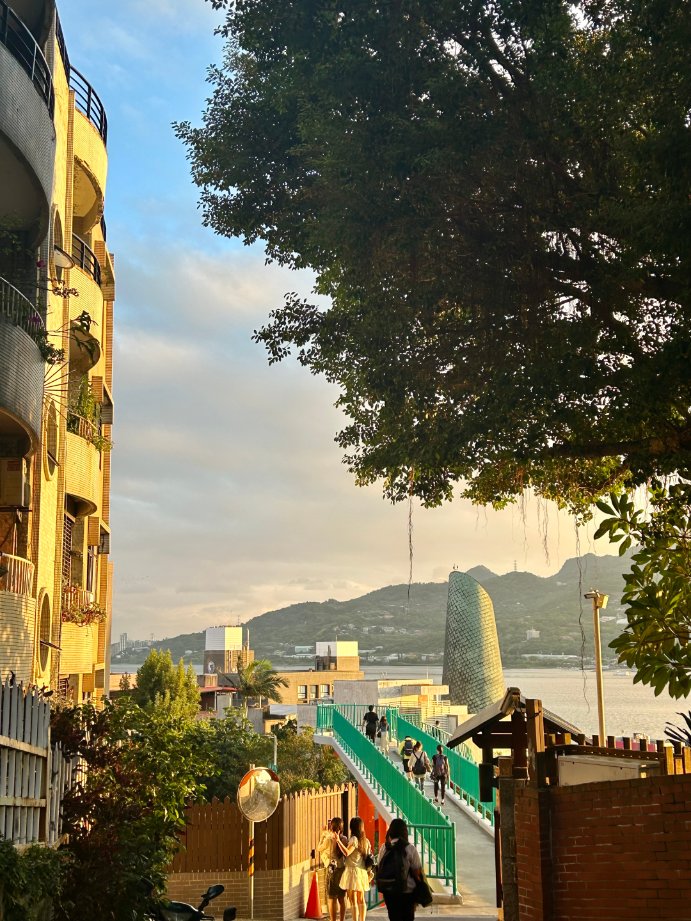 Joncodards's tweet image. 夕陽は明日へのエネルギーをくれる🌞🚀