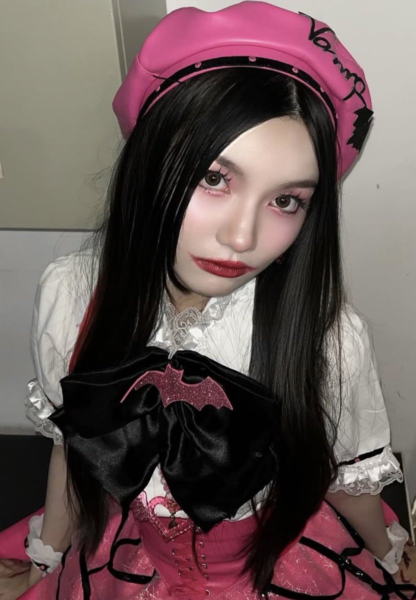 TheKProject2's tweet image. โอ๊ะ ไปหาซื้อ logo batman มาจากไหนน่ะ หลานถามหาอยู่