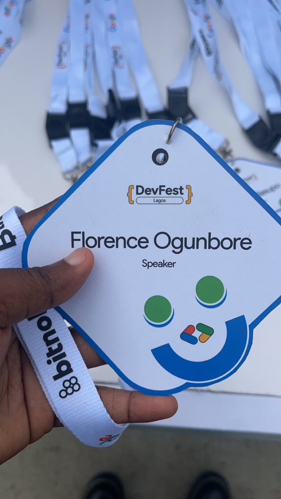 The_Florencee's tweet image. Florence as a speaker X Florence as a PM on the digital working group 😅🚀

I had the best time talking today, guys! The compliments I&apos;ve gotten have been so nice and also about the website!! The absolute best 🥹