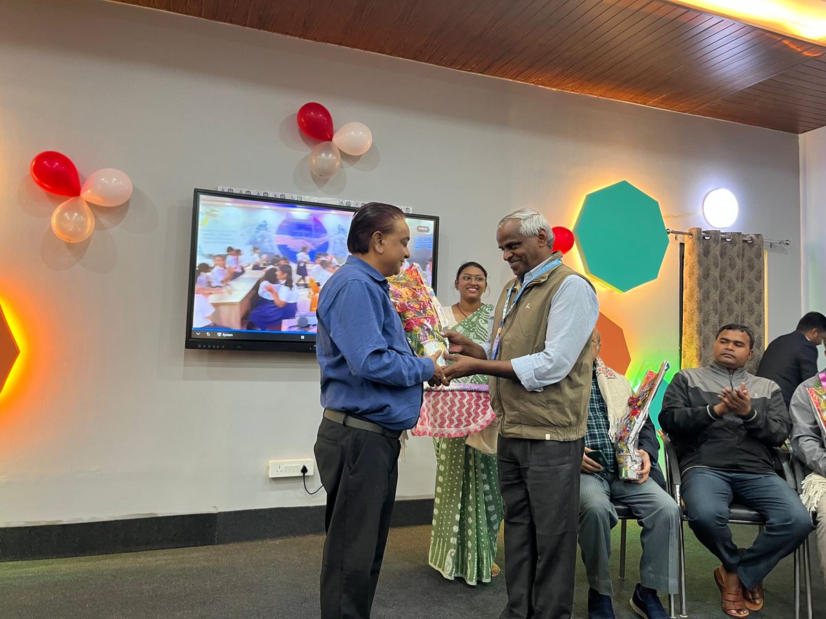 techvein_X's tweet image. &quot;Inauguration success! We&apos;re thrilled to launch our state-of-the-art AI and Robotics Lab at Xavier University, Patna! Empowering innovation and shaping the future of technology!

#XavierUniversityPatna #AIRobotics #Innovation #Technology #FutureOfTech #Robotics