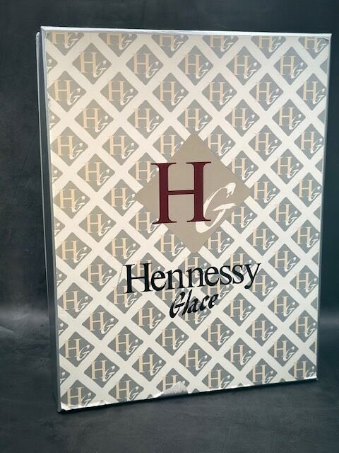 AximExchnge's tweet photo. 🎁 Great gift idea — Hennessy Glacé Gift Set 🥃
Rare late ’80s/’90s vintage, complete with box, Glacé glasses and postcards. Long discontinued and hard to find in this condition.

🥃🎄
🔗 https://t.co/DQMxHEyDHL

#Hennessy #VintageCognac #FancyDrinks #ChristmasGifts #RareBottles https://t.co/140uW9PMvw