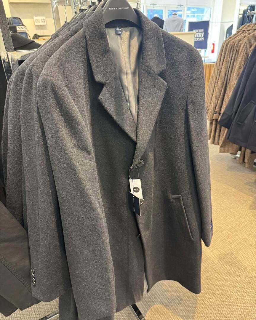 THEAVENUEatWM's tweet image. This one’s for the men. Bundle up in style at Men’s Wearhouse. Trust us, you’re going to like the way you look… and feel! instagr.am/p/DRM6WQ3ETMM/