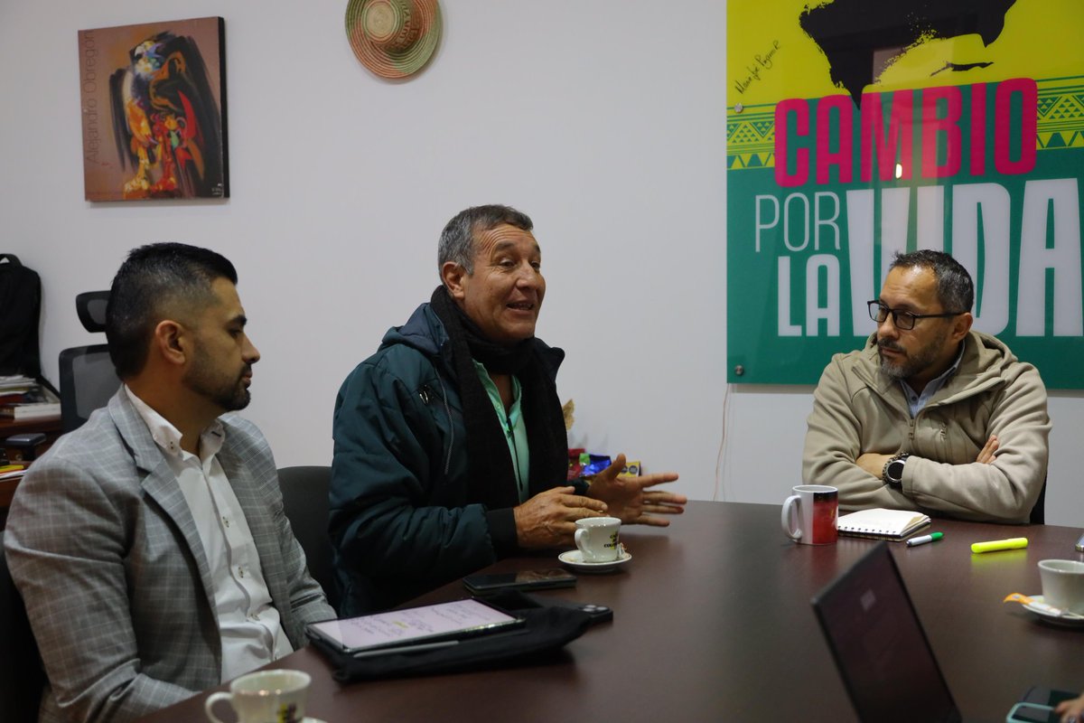 MinInterior's tweet photo. El viceministro para el Diálogo Social y los DD.HH., @GabrielRondonO, lideró un espacio de diálogo y escucha activa con la Mesa Minero Agroambiental del Nordeste Antioqueño. https://t.co/fapr3qilob